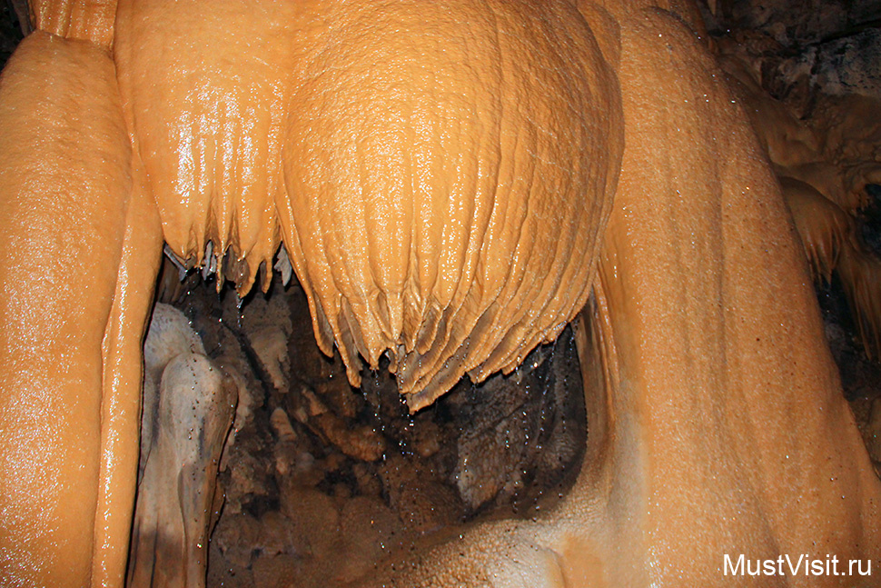Пещера Алтынбесик с самым большим подземным озером в Турции