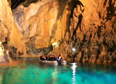 Пещера Алтынбесик с самым большим подземным озером в Турции