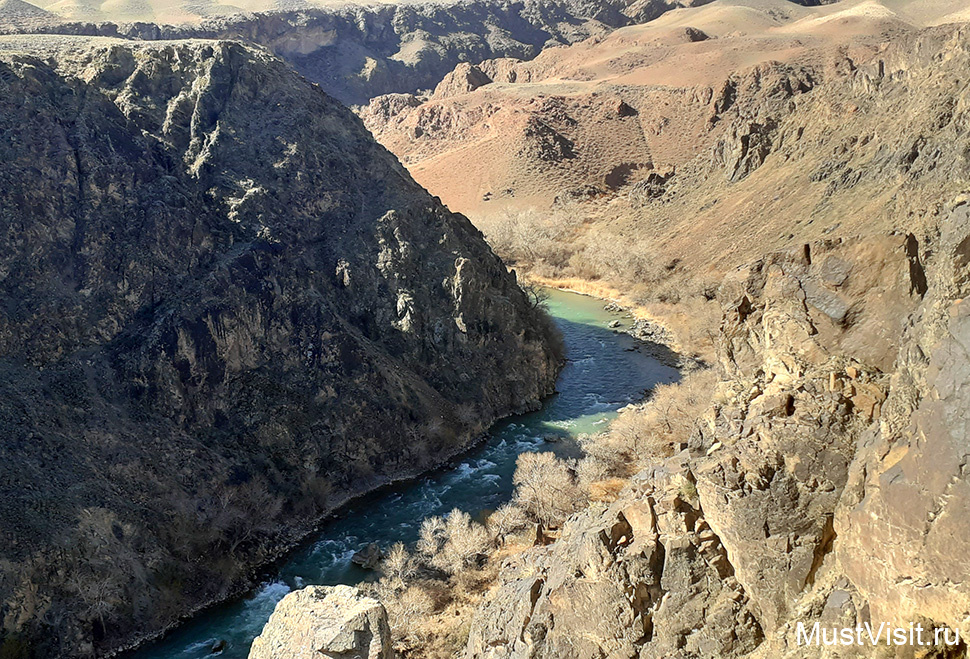 Черный каньон реки Чарын