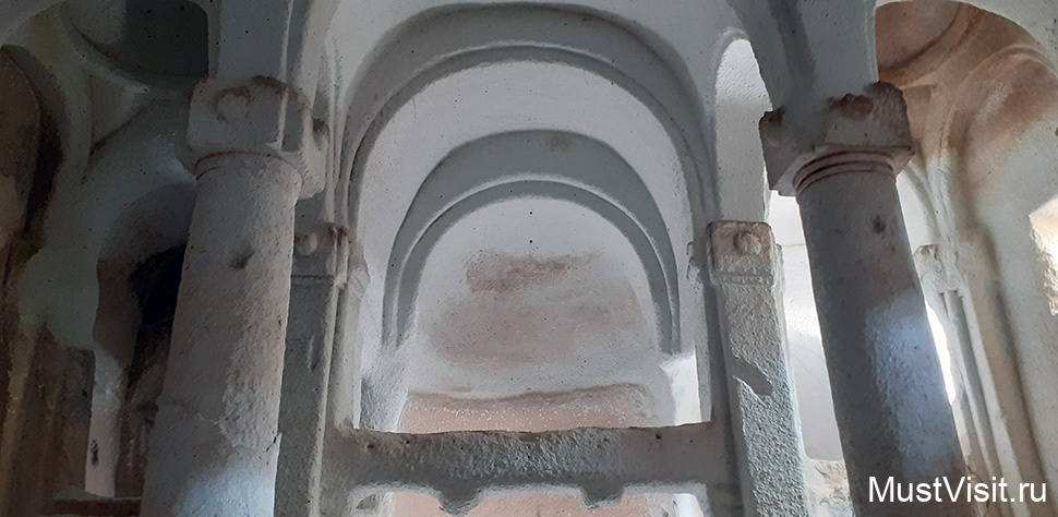 Церковь с колоннами в Каппадокии