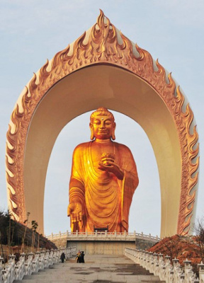 Cтатуя Будды Амитабхи