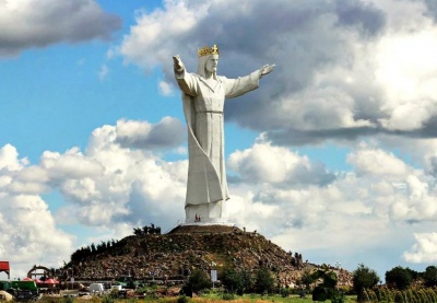 Статуя Царя Христа — самая высокая в мире статуя Иисуса Христа.