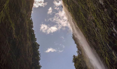 Пещера Фантазма с водопадом