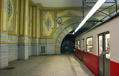 Станция метро Тюнель в Стамбуле