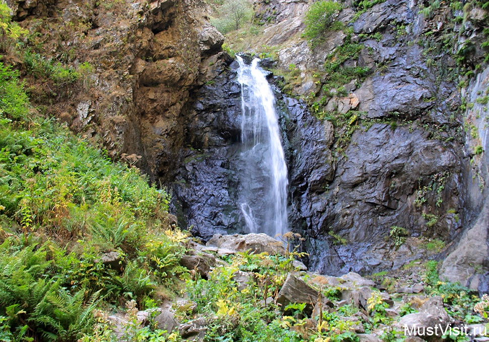 Малый Гвелетский водопад