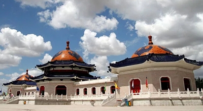Мавзолей Чингисхана в Синьцзе
