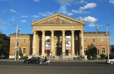 Художественная галерея Мючарнок в Будапеште