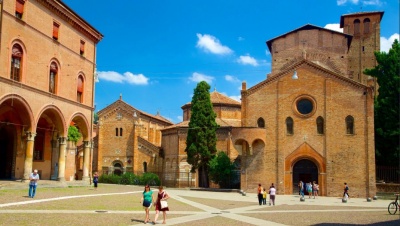 Базилика Санто-Стефано в Болонье