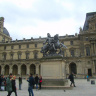 Конный памятник Людовику XIV  во дворе Лувра.