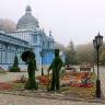 Курортный парк Железноводска. Пушкинская галерея. Красивое сооружение из стекла и металла.