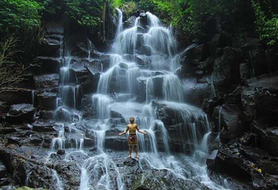 Водопад Канто Лампо  о. Бали