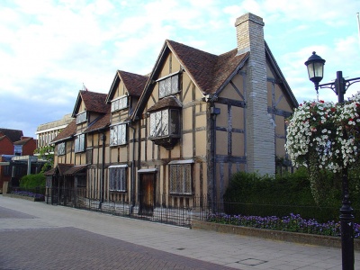 Дом Шекспира в Стратфорде-апон-Эйво (на Эвоне )