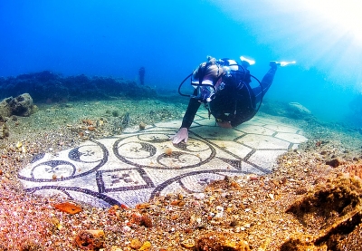 Подводные руины и мозаики около Неаполя
