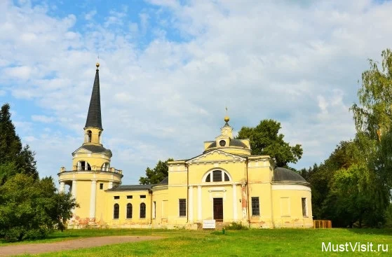 Церковь Введения во храм Пресвятой Богородицы в Звенигороде