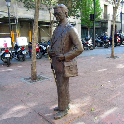 Памятник почтальону в Мадриде