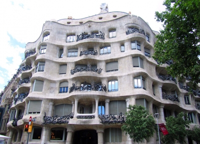 Каса-Мила (дом архитектора Гауди) в Барселоне