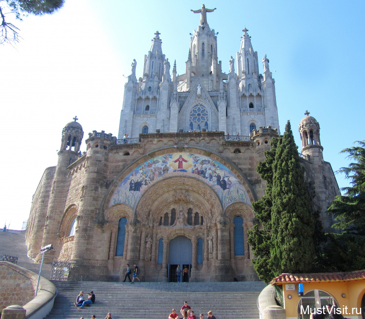Храм Святого Сердца на горе Тибидабо в Барселоне
