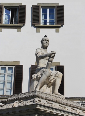 Памятник Джованни Делле Банде Нере во Флоренции