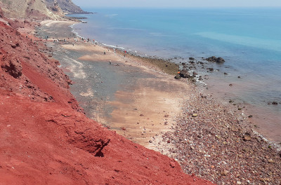 Красный и серебряный пляжи на острове Ормуз