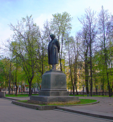 Памятник И. А. Крылову в Твери