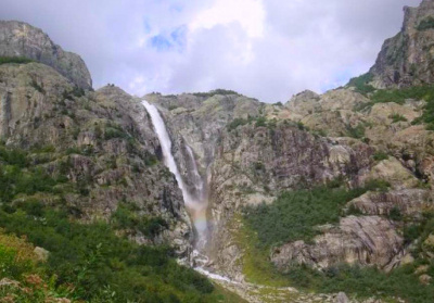 Водопад Шдугра горы Ушба